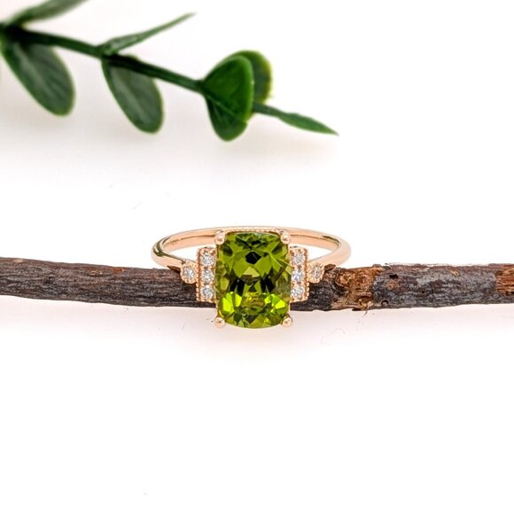 2.65cts Peridot Ring with Natural Diamond Accents in Solid 14K Gold - Picture 4 of 7